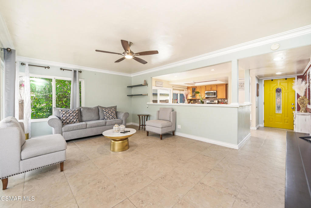 2516 Phyllis Street Simi Valley, CA 93065 - Photo 8 of 34