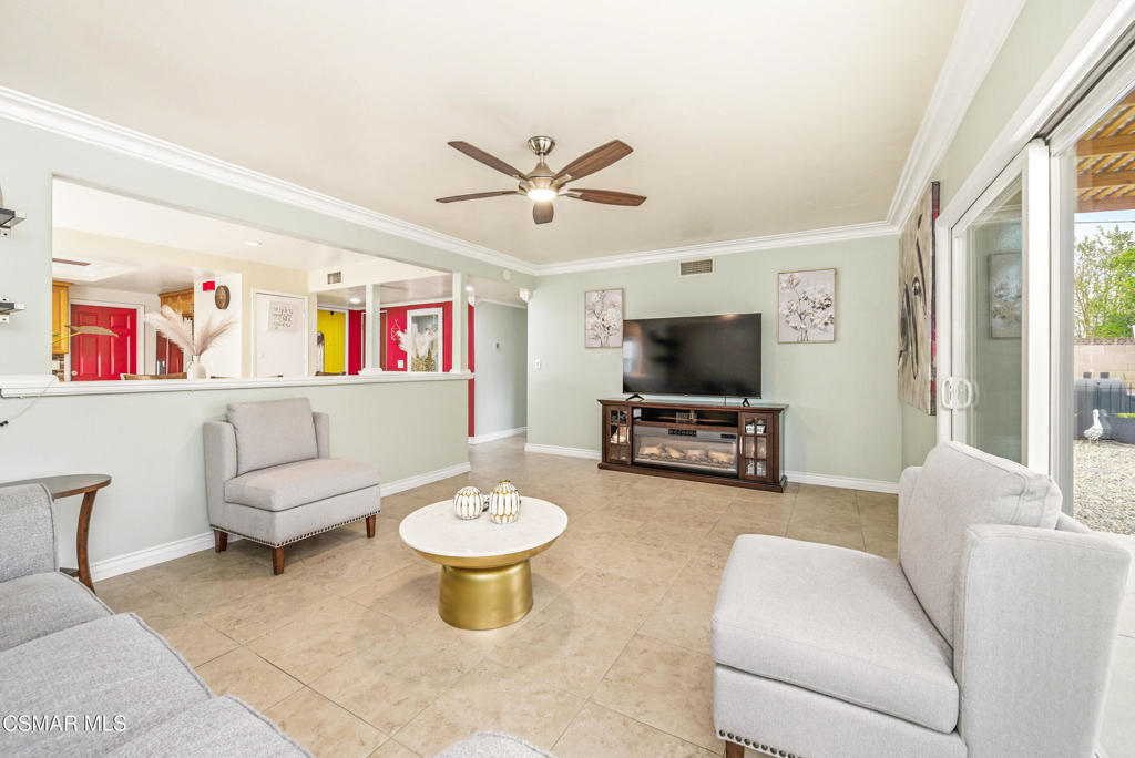 2516 Phyllis Street Simi Valley, CA 93065 - Photo 9 of 34