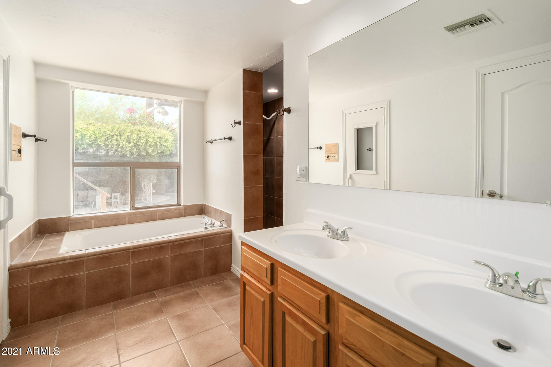 2833 East Cheryl Drive Phoenix, AZ 85028 - Photo 13 of 30 18 - Cheryl