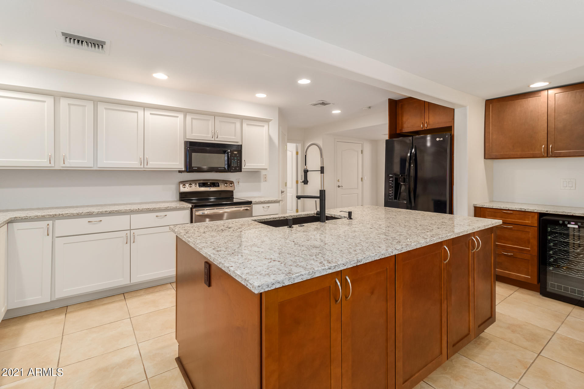 2833 East Cheryl Drive Phoenix, AZ 85028 - Photo 7 of 30 11 - Cheryl