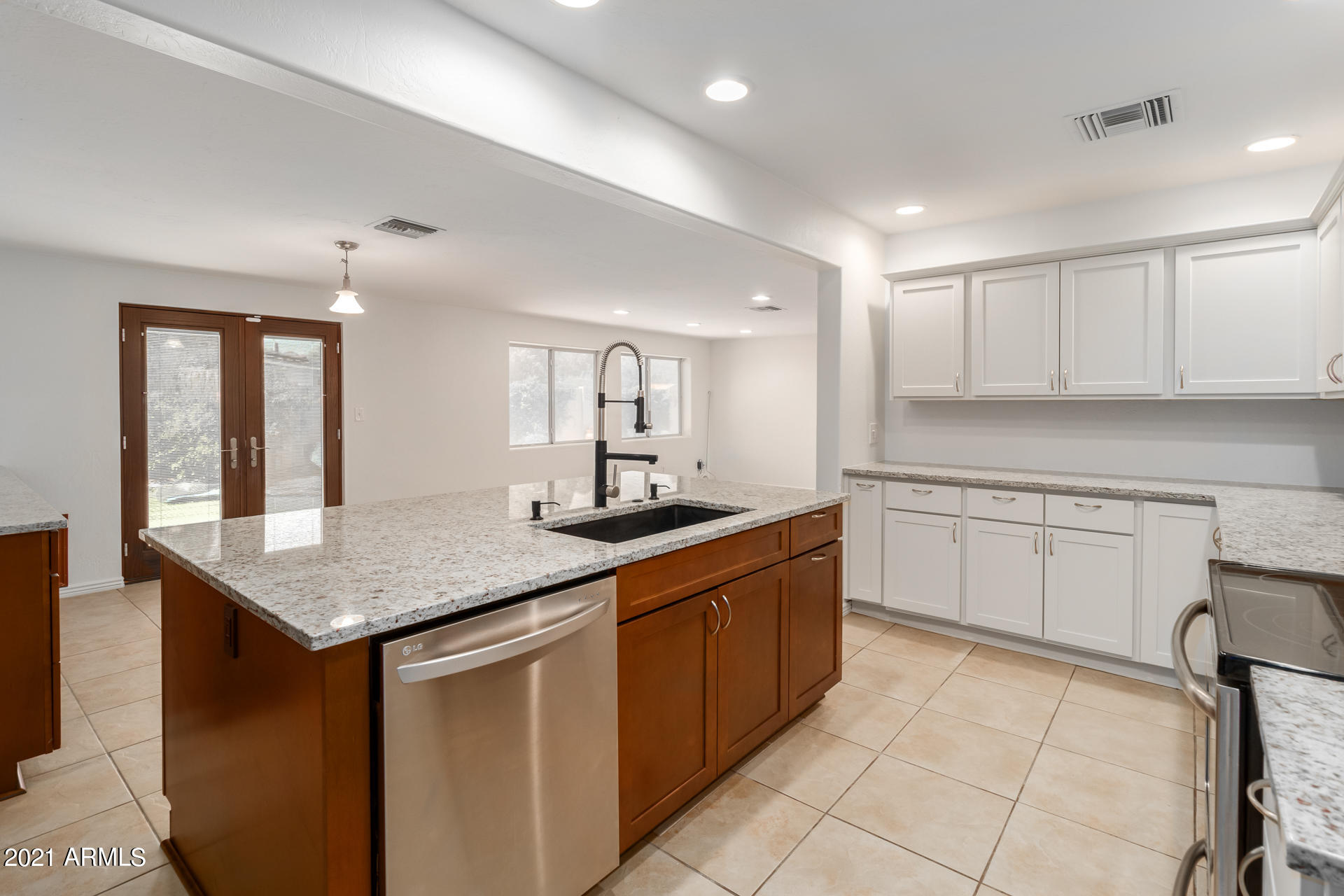 2833 East Cheryl Drive Phoenix, AZ 85028 - Photo 9 of 30 13 - Cheryl