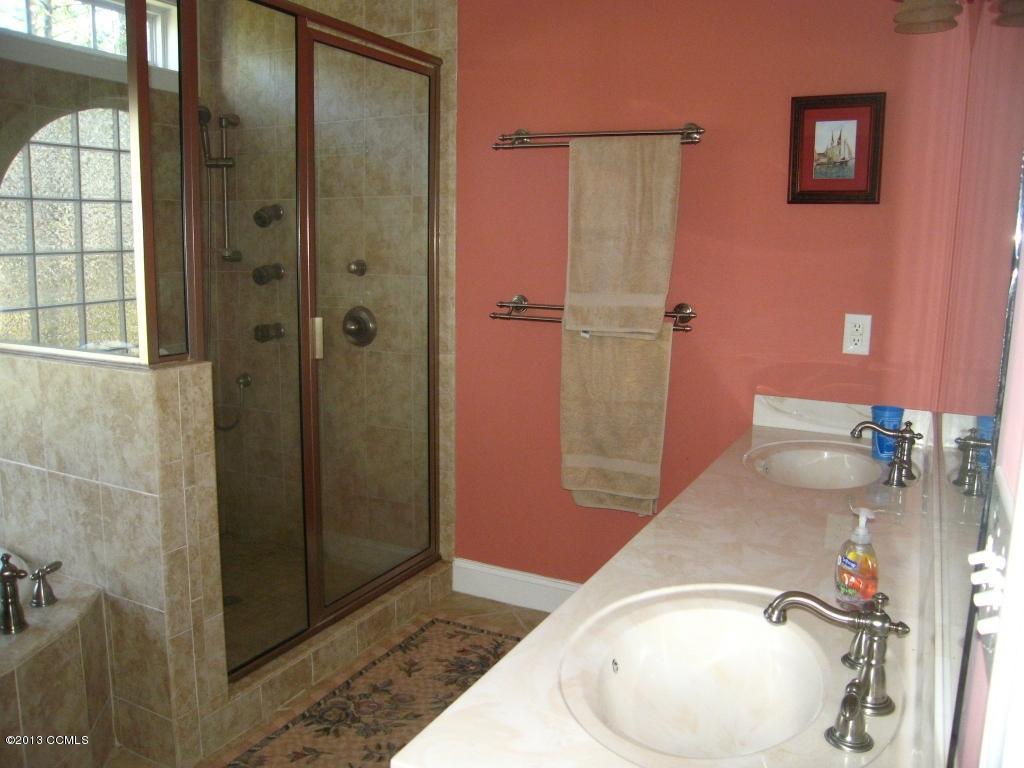 256 Thurman Road Beaufort, NC 28516 - Photo 22 of 50 Master Bath