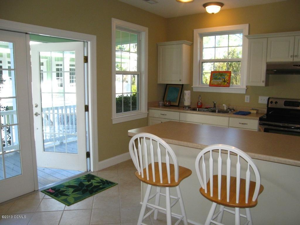 256 Thurman Road Beaufort, NC 28516 - Photo 35 of 50 Quest House with Kitchen