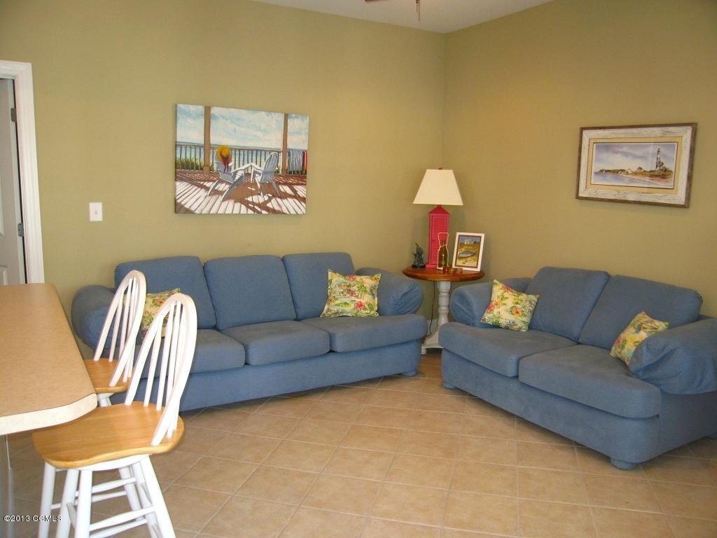 256 Thurman Road Beaufort, NC 28516 - Photo 38 of 50 Guest House Living Area