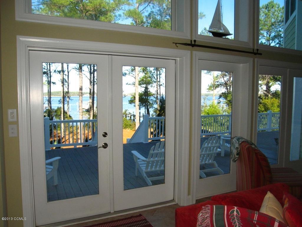 256 Thurman Road Beaufort, NC 28516 - Photo 9 of 50 Windows & Doors Great Room - Water Side