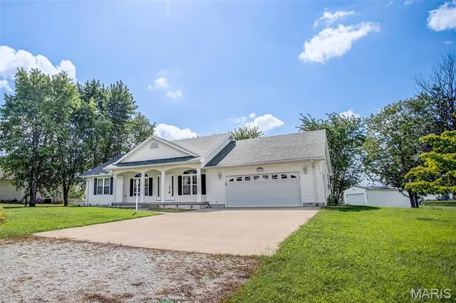 $325,000 | 1218 Witt Mill Road, Jerseyville, IL 62052