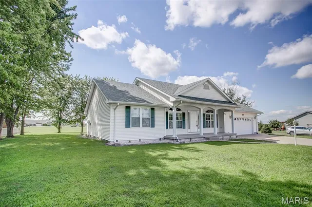 $325,000 | 1218 Witt Mill Road, Jerseyville, IL 62052