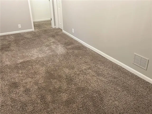 $300,000 | 10902 71st Place, Shawnee, KS 66203