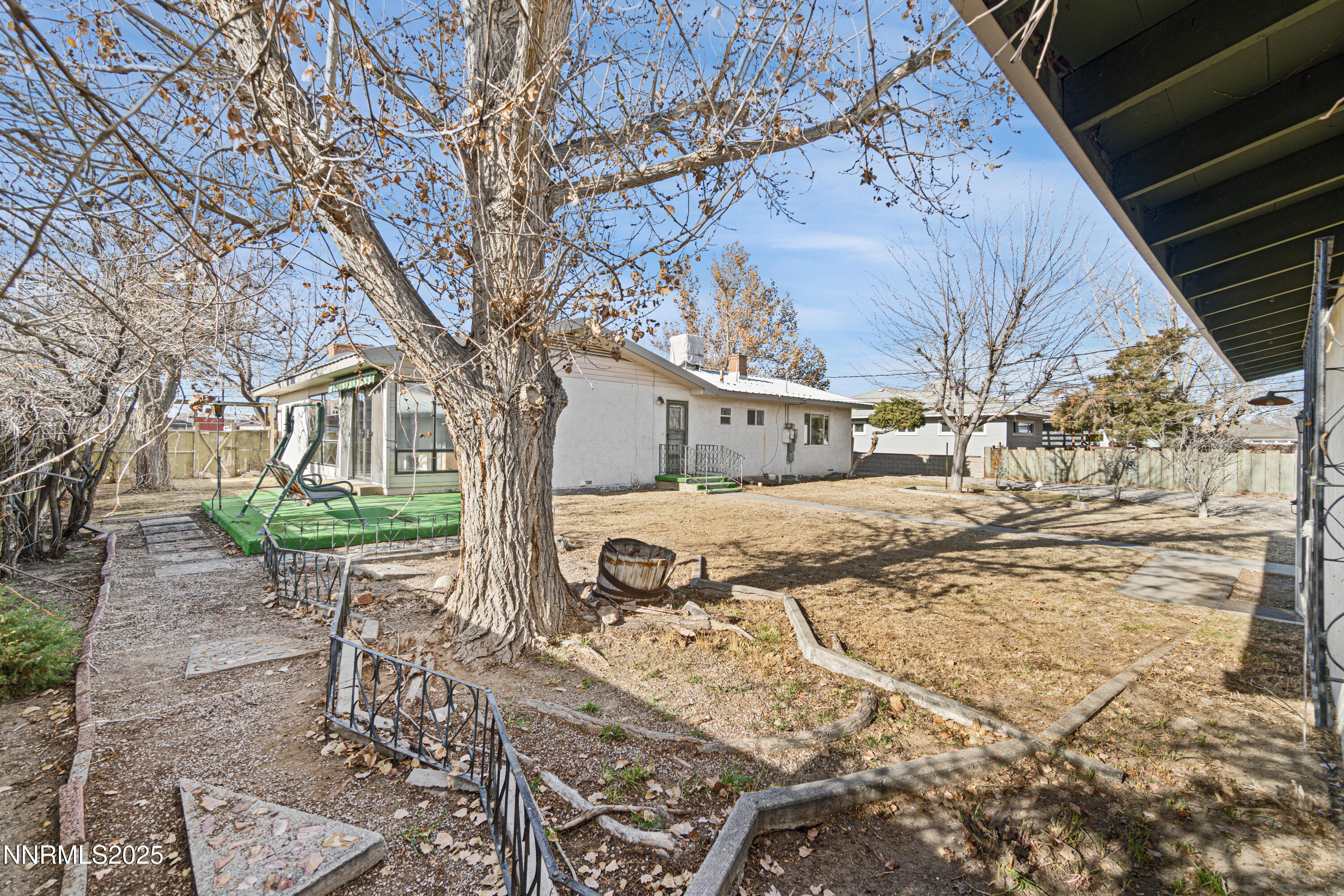 475 South Bailey Street Fallon, NV 89406 - Photo 25 of 27 a view of a yard with a house