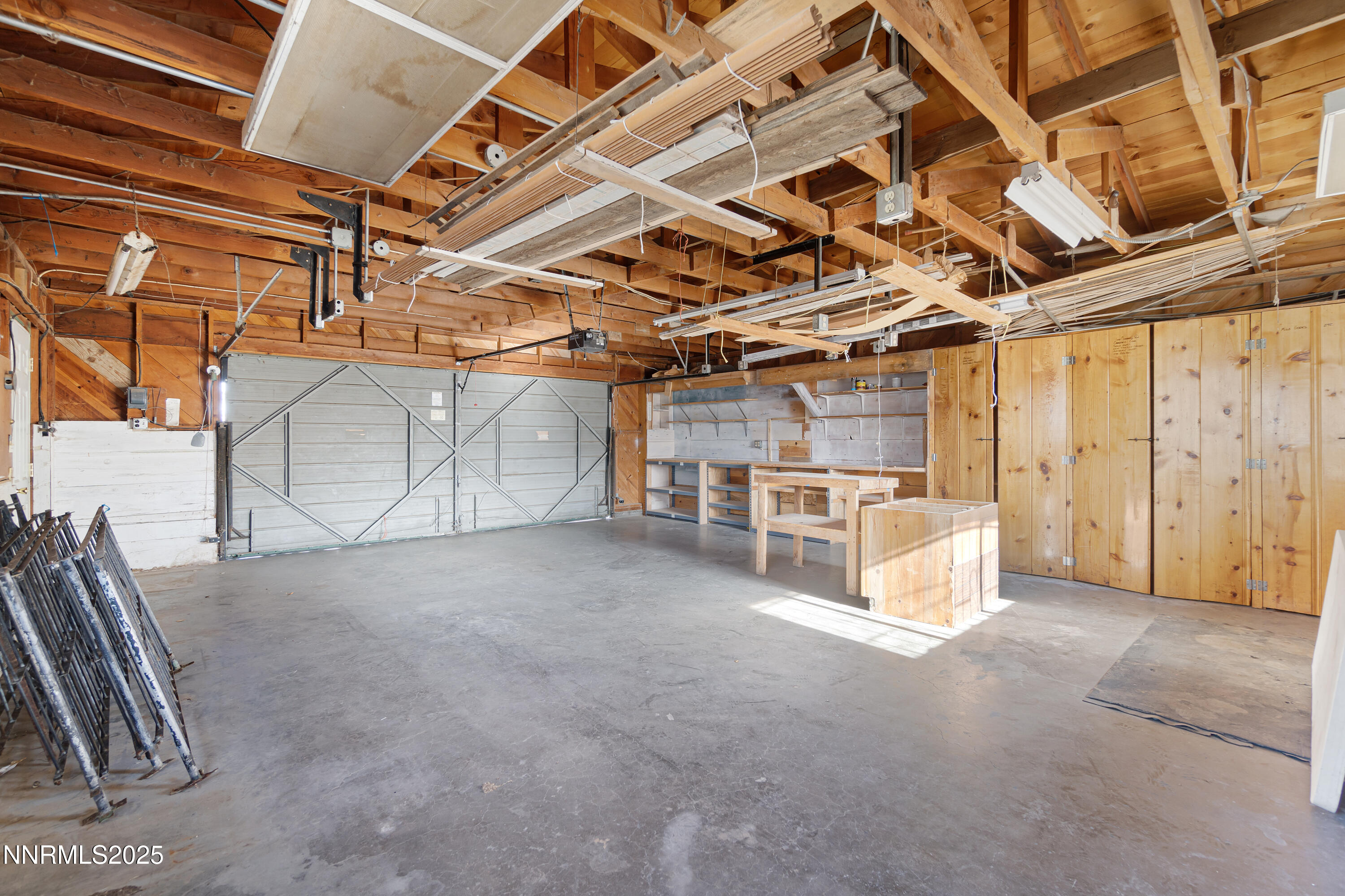 475 South Bailey Street Fallon, NV 89406 - Photo 26 of 27 a view of a garage