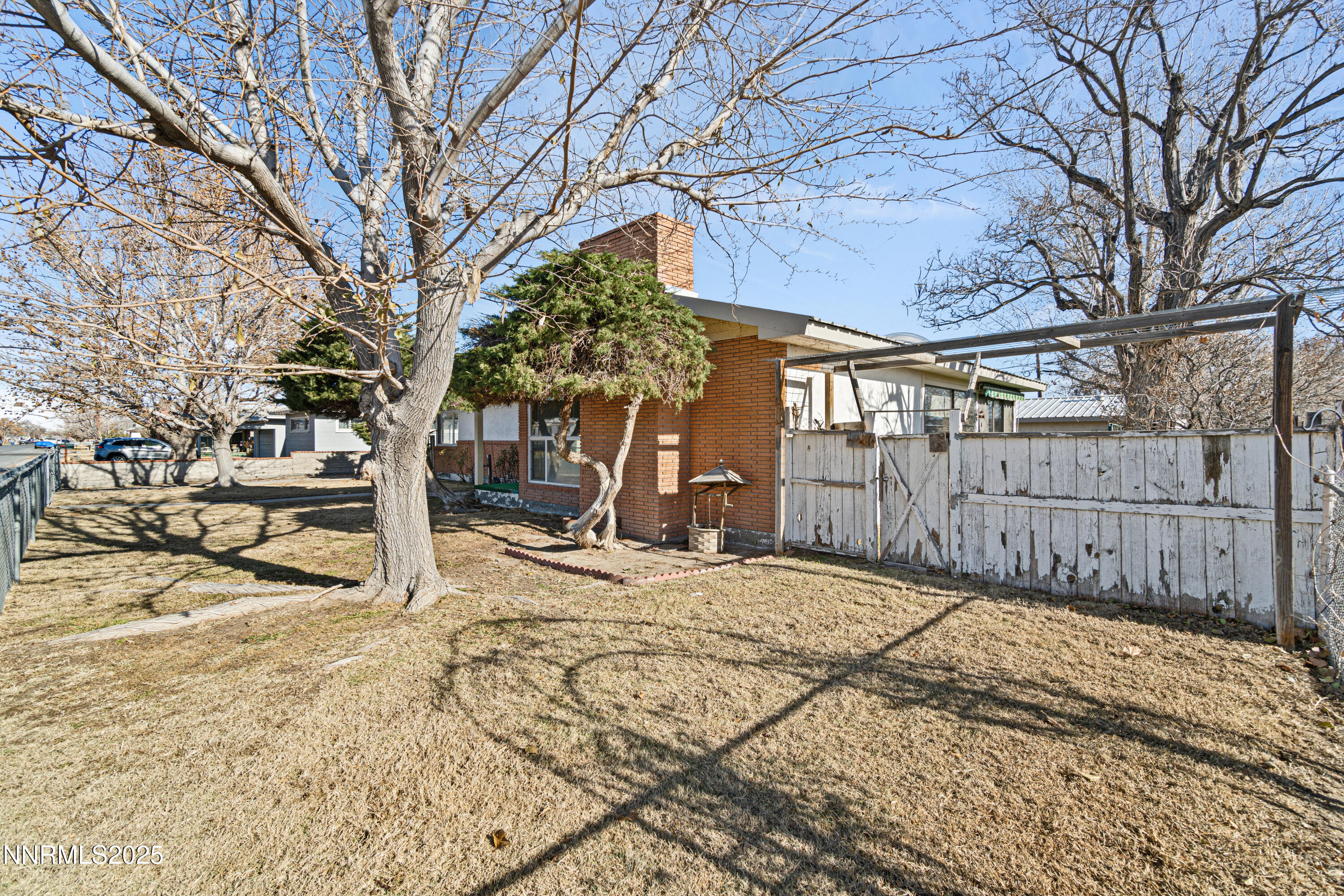 475 South Bailey Street Fallon, NV 89406 - Photo 27 of 27 a view of a backyard