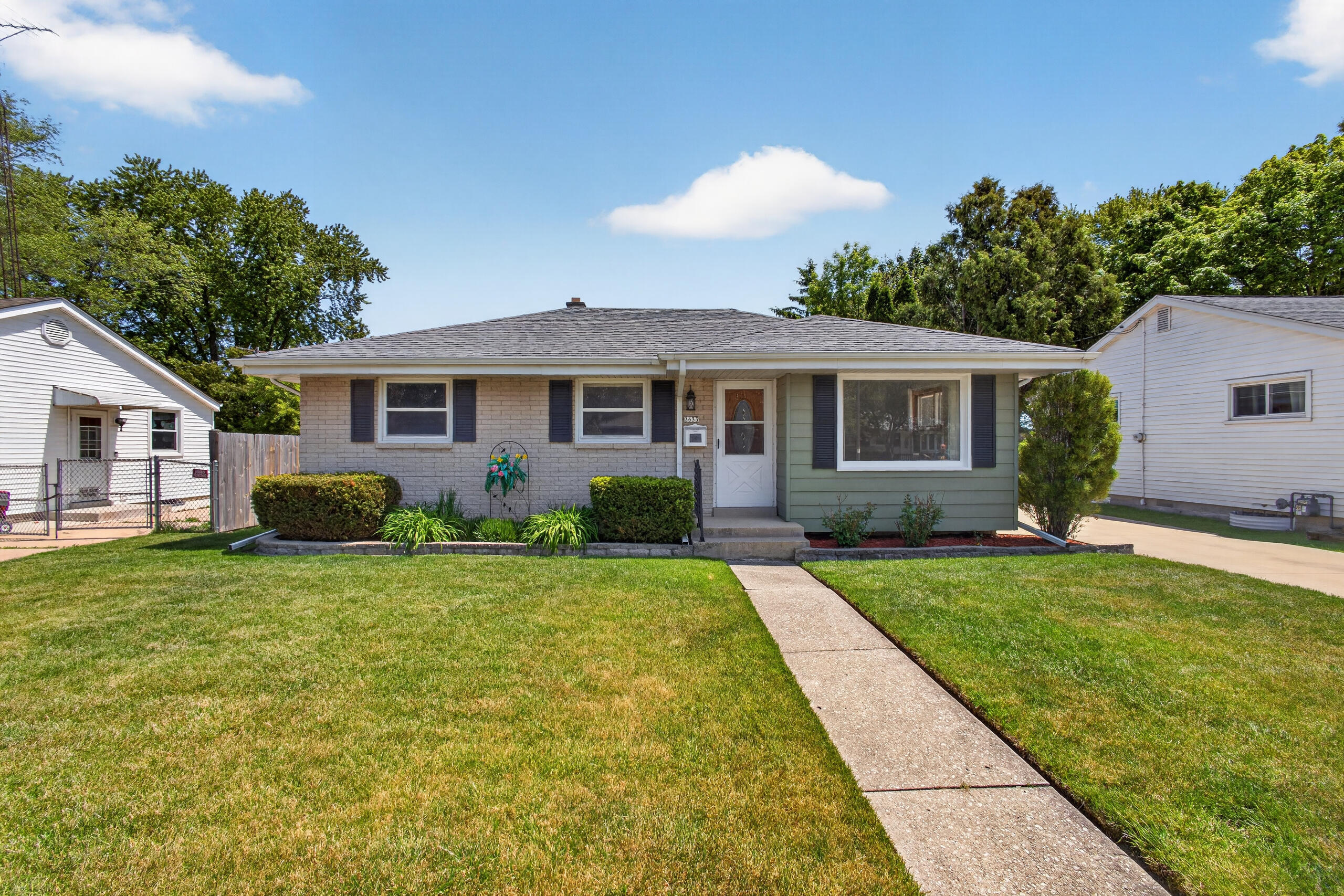 3633 Regency Drive Racine, WI 53402 - Photo 1 of 1 IMG_4293