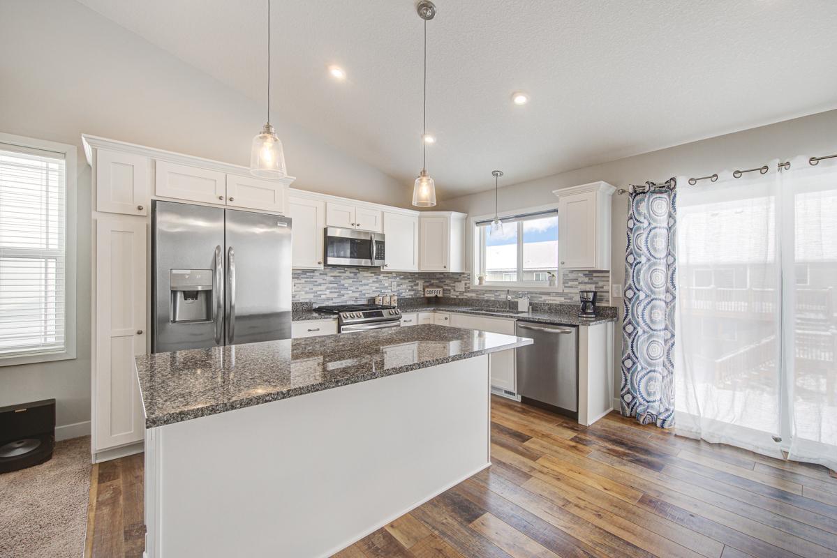 1731 Riverside Drive Shakopee, MN 55379 - Photo 23 of 39
