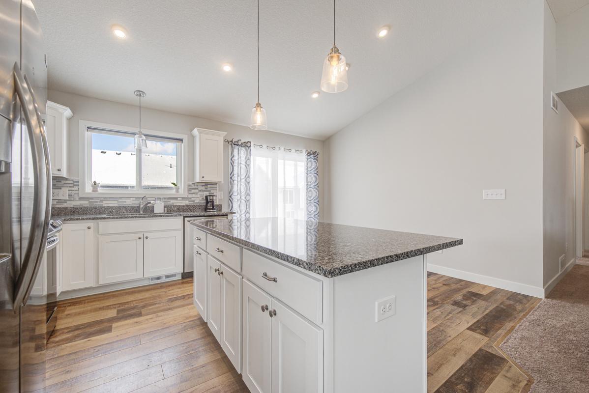1731 Riverside Drive Shakopee, MN 55379 - Photo 31 of 39