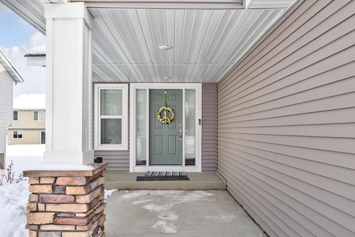 1731 Riverside Drive Shakopee, MN 55379 - Photo 4 of 39