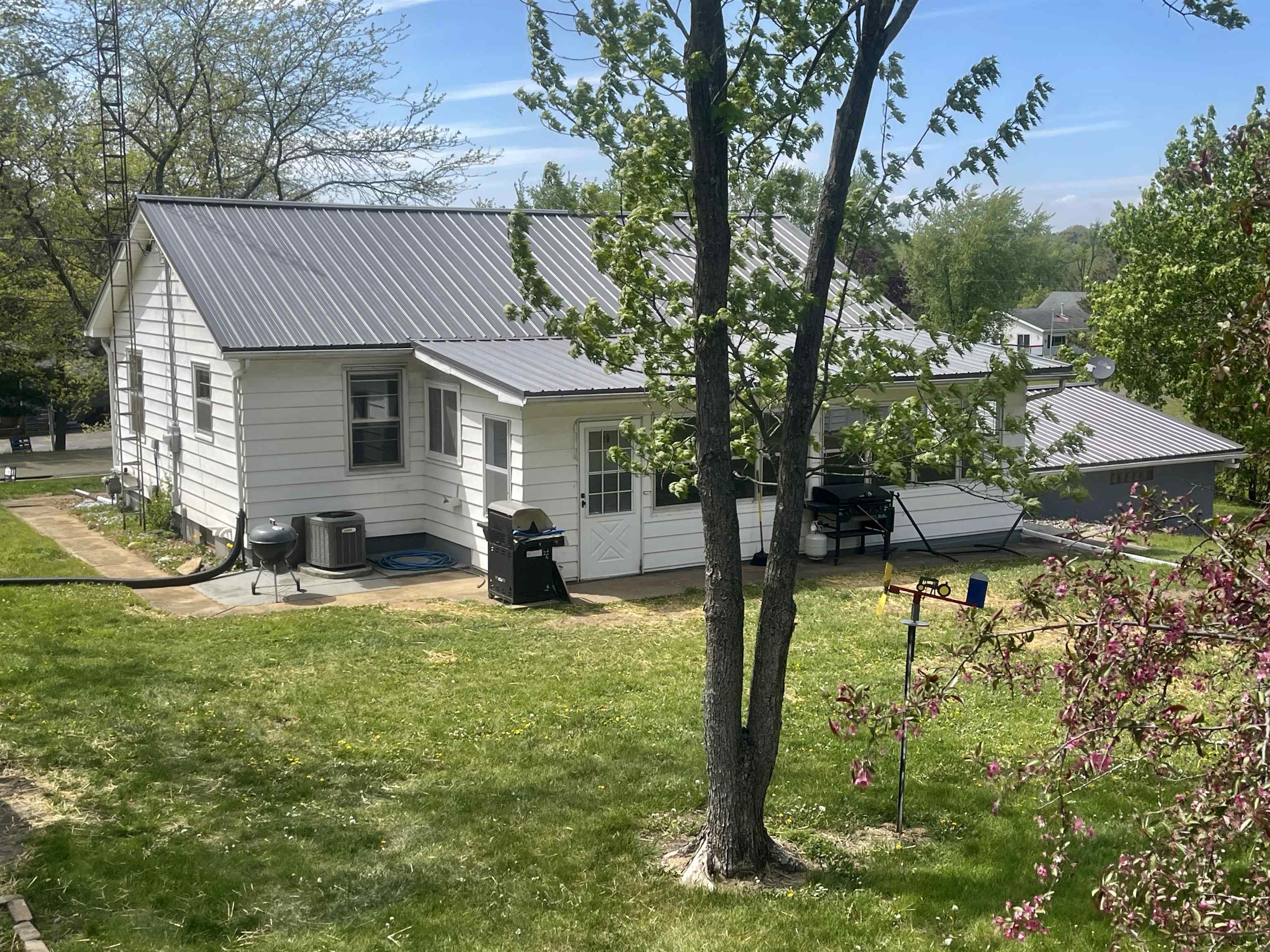 N5846 Dunning Road Pardeeville, WI 53954 - Photo 2 of 62