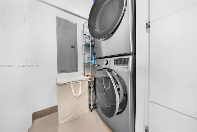 $9,500 | 16001 Collins Avenue, Unit 707, Sunny Isles Beach, FL 33160