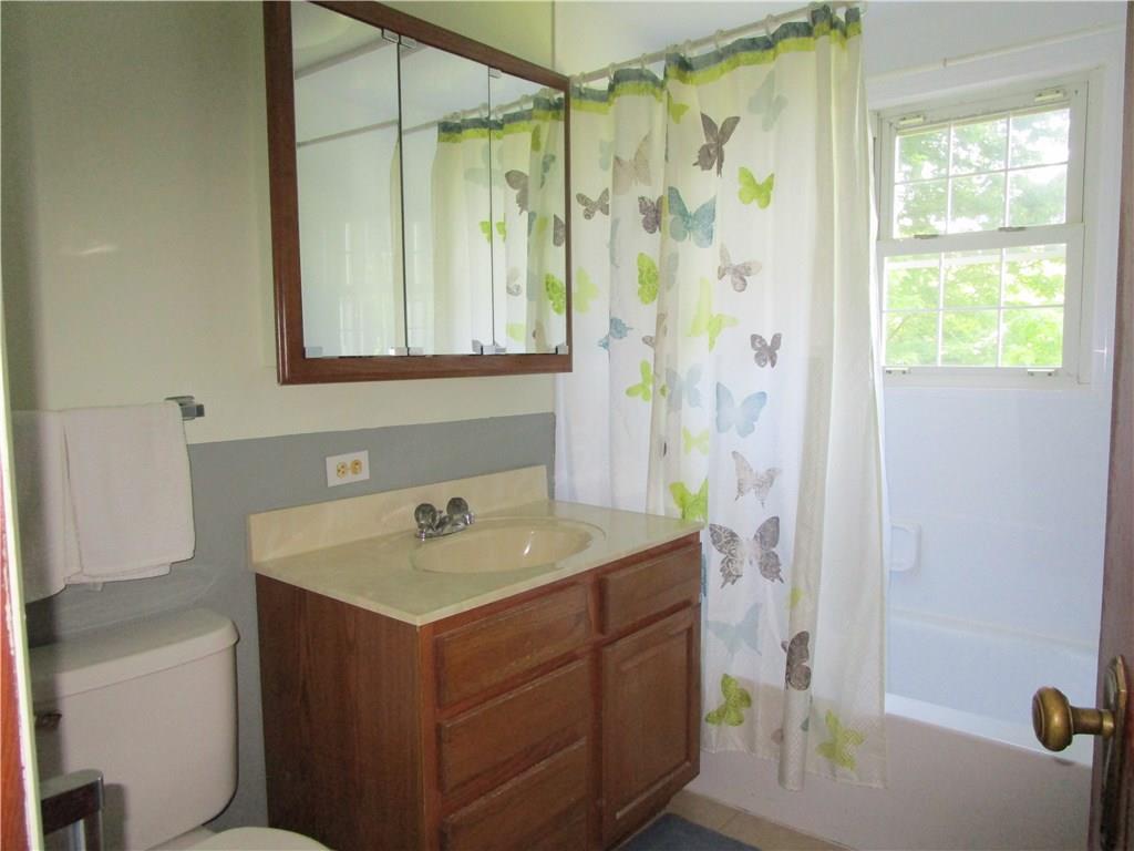 941 Youngstown Ridge Road Latrobe, PA 15650 - Photo 20 of 20 Main bathroom on the 2nd floor.