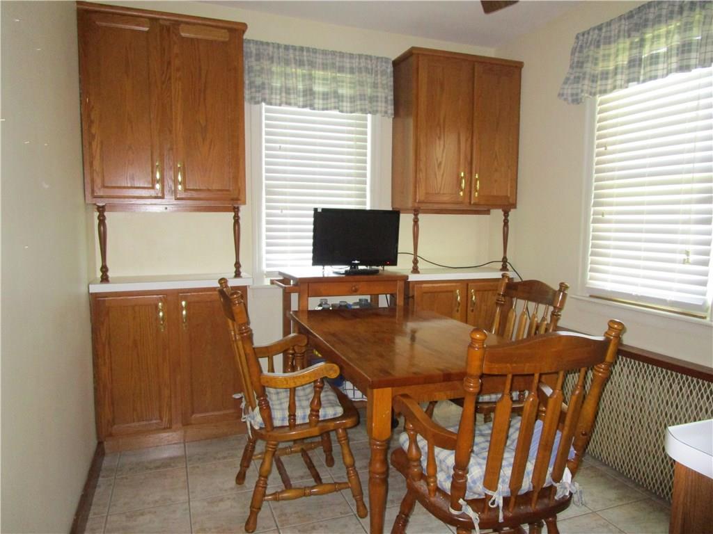 941 Youngstown Ridge Road Latrobe, PA 15650 - Photo 10 of 20 Breakfast nook just off the kitchen.