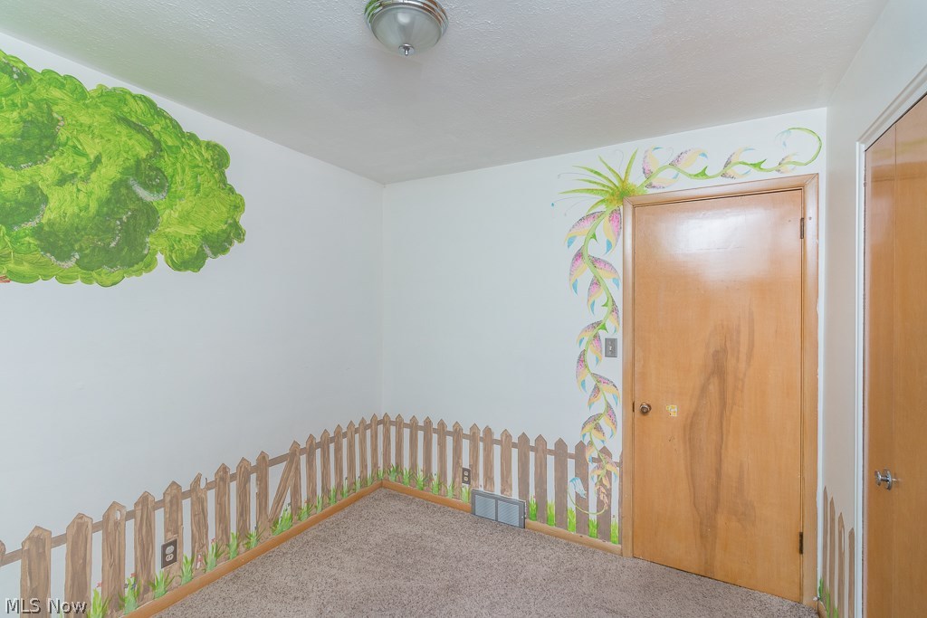 7812 Hoertz Road Cleveland, OH 44134 - Photo 17 of 27