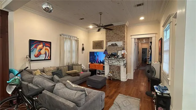 $3,200 | 4023 Tchoupitoulas Street, New Orleans, LA 70115