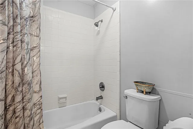 $415,000 | 138 Thornhill Drive, Brunswick, GA 31525