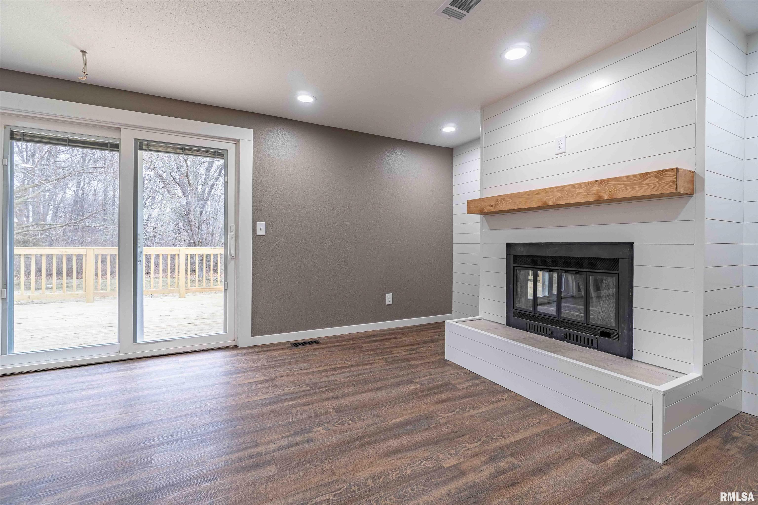 758 Seven Hills Road Metamora, IL 61548 - Photo 19 of 42 Gallery Image 19