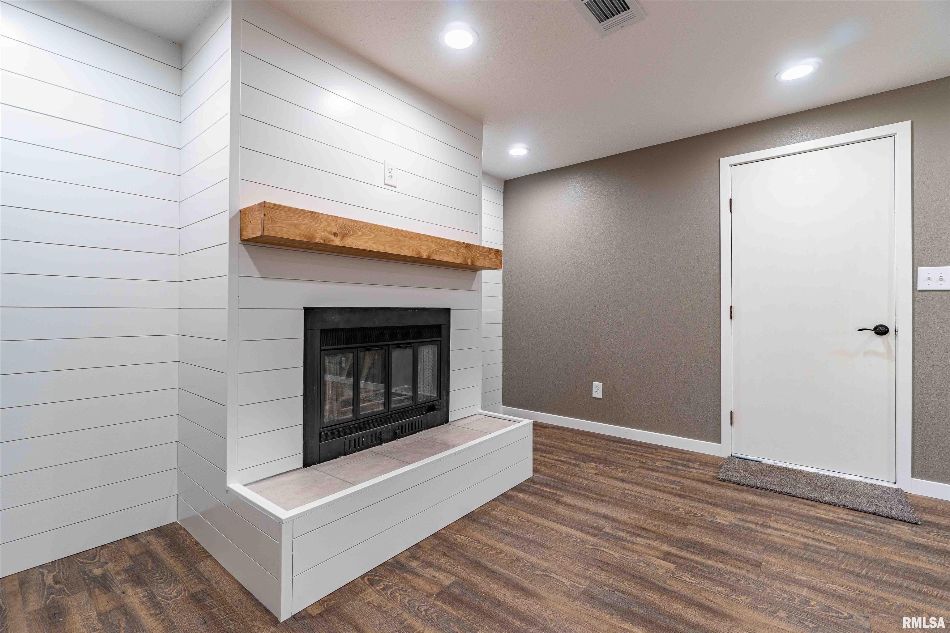 758 Seven Hills Road Metamora, IL 61548 - Photo 20 of 42 Gallery Image 20