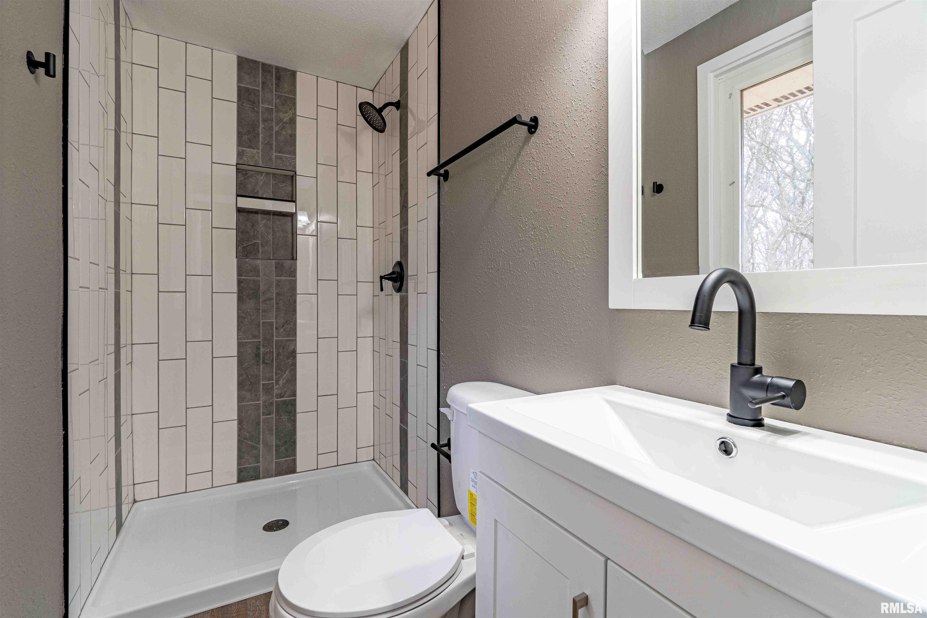 758 Seven Hills Road Metamora, IL 61548 - Photo 24 of 42 Gallery Image 24