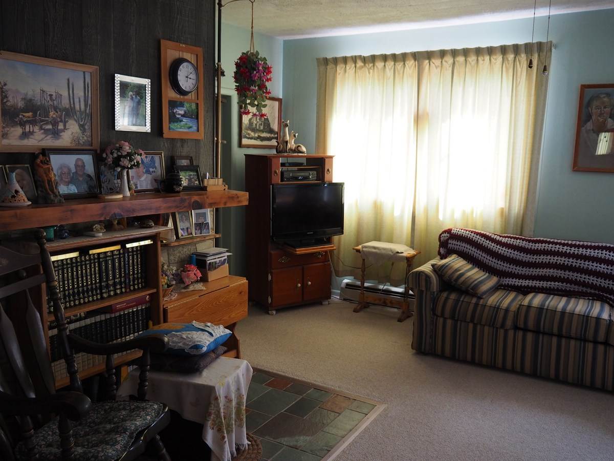 10550 Hooker Road Honor, MI 49640 - Photo 2 of 46 1844389-1.JPG