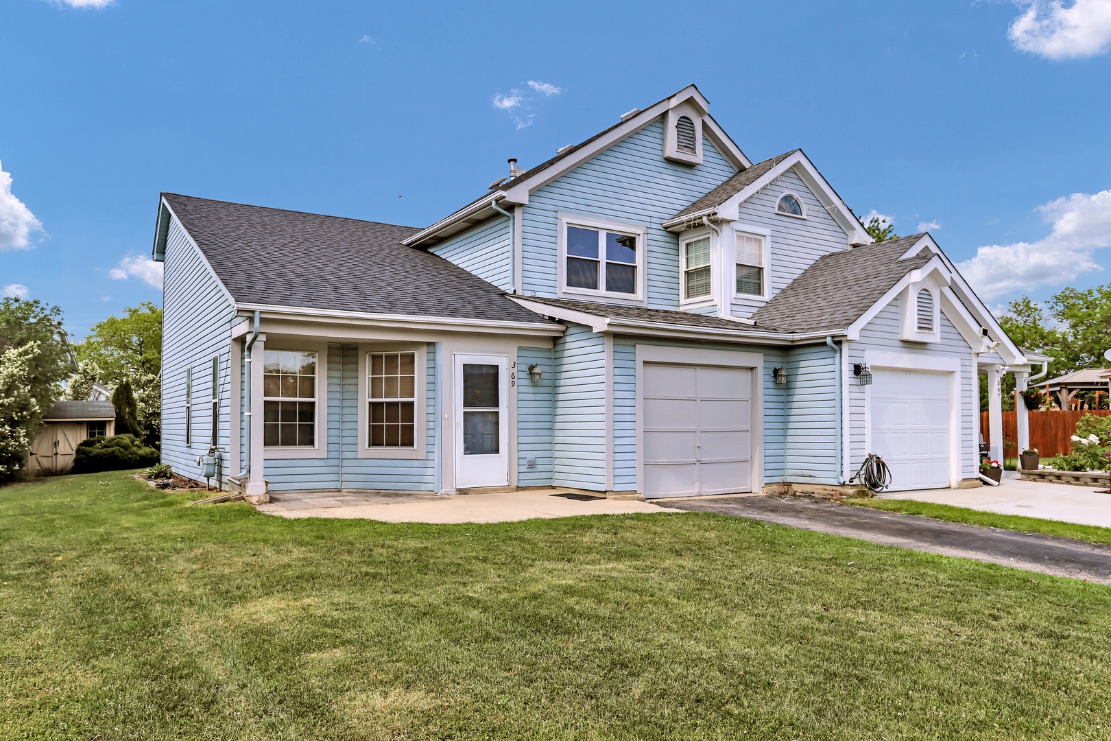 369 Cedar Court Carol Stream, IL 60188 - Photo 2 of 24
