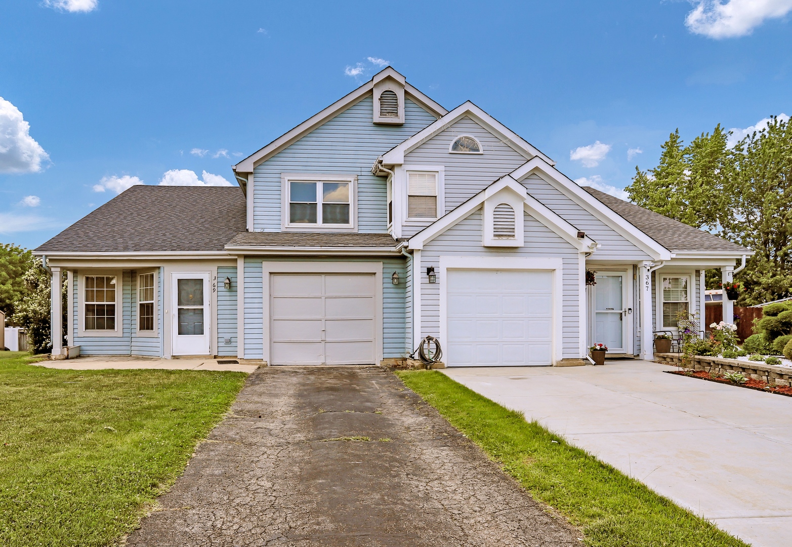 369 Cedar Court Carol Stream, IL 60188 - Photo 3 of 24