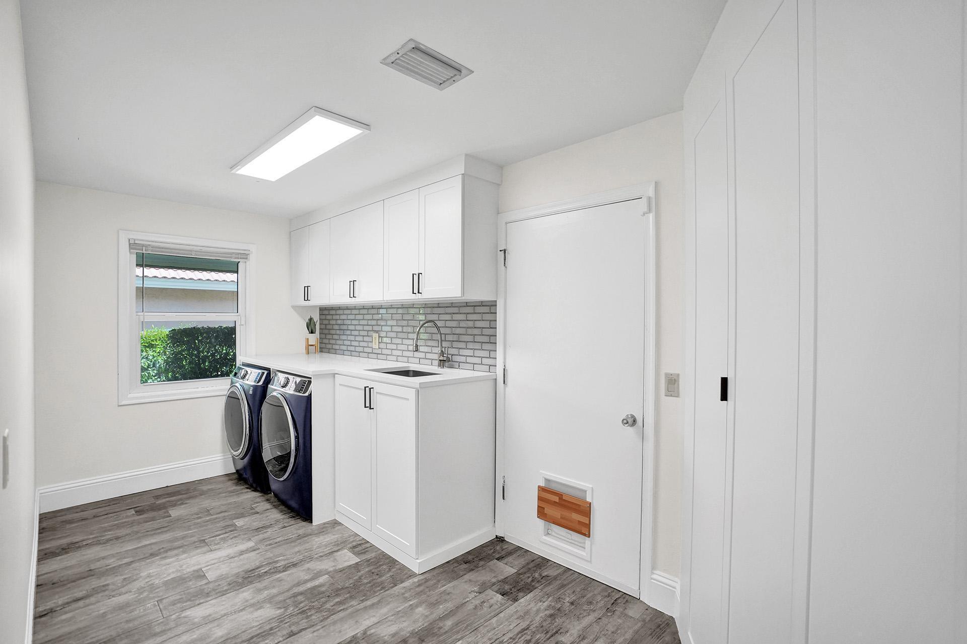 1380 Parkside Circle South Boca Raton, FL 33486 - Photo 40 of 50 Laundry
