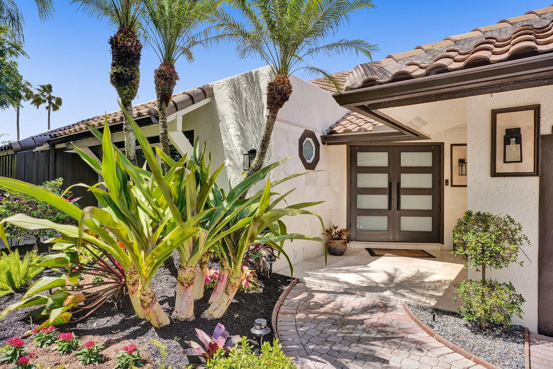 1380 Parkside Circle South Boca Raton, FL 33486 - Photo 4 of 50 Entry