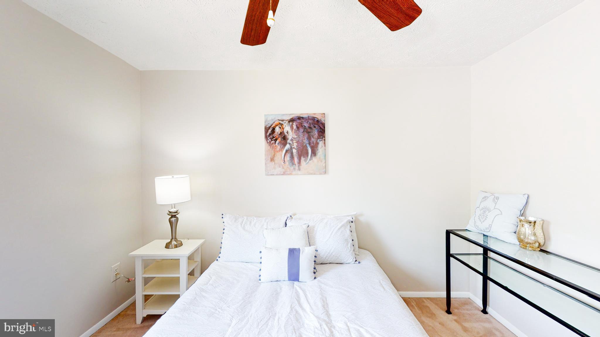 11507 Ivy Bush Court Reston, VA 20191 - Photo 20 of 32 2nd bedroom is bright and spacious (13x9)