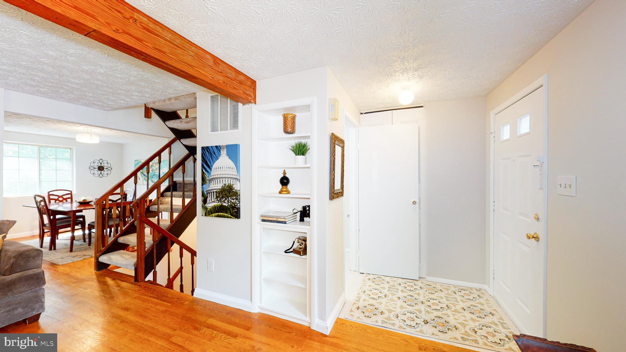 11507 Ivy Bush Court Reston, VA 20191 - Photo 5 of 32 Entry way with tile and front hall closet