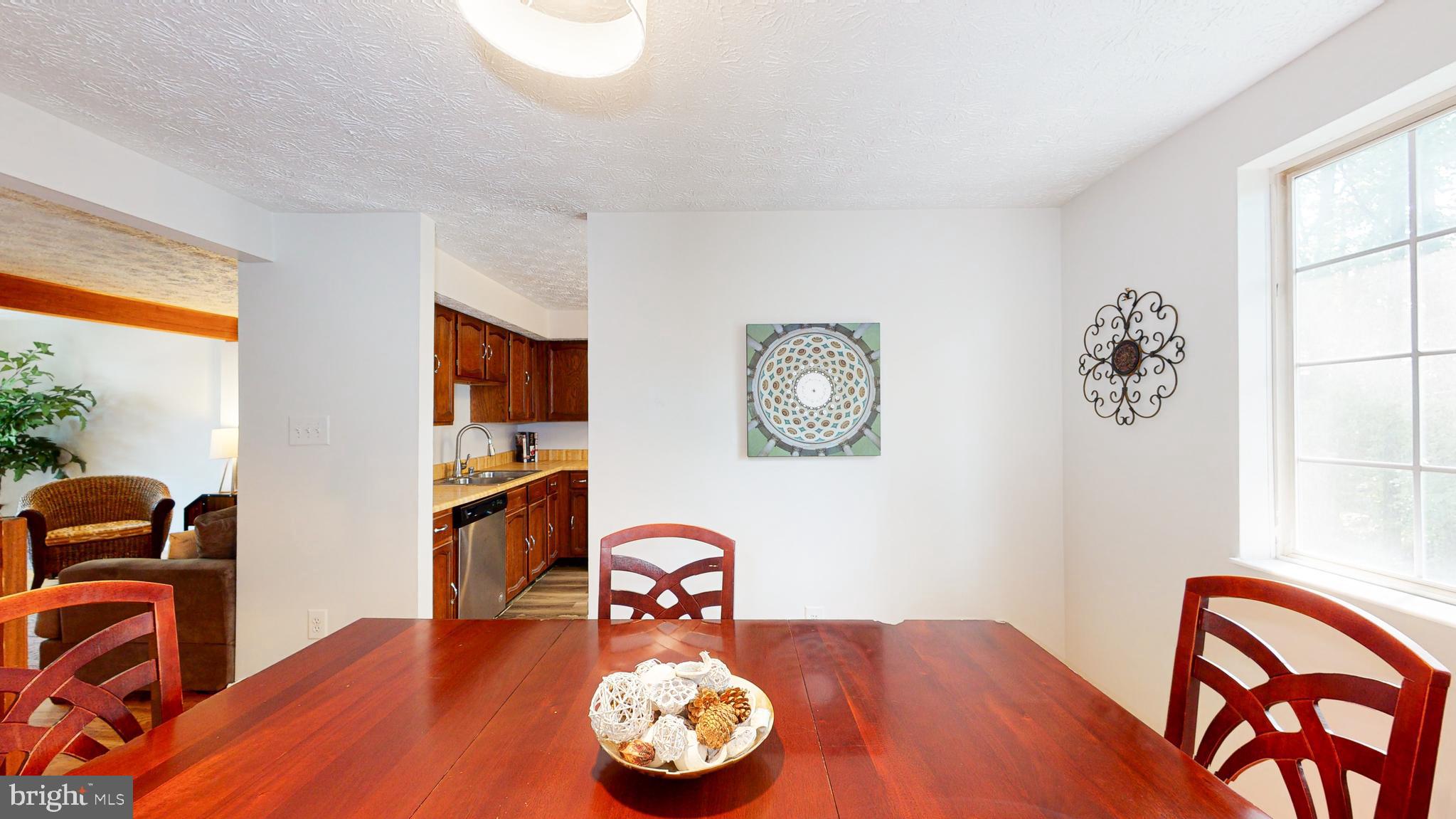 11507 Ivy Bush Court Reston, VA 20191 - Photo 8 of 32 Gallery Image 8
