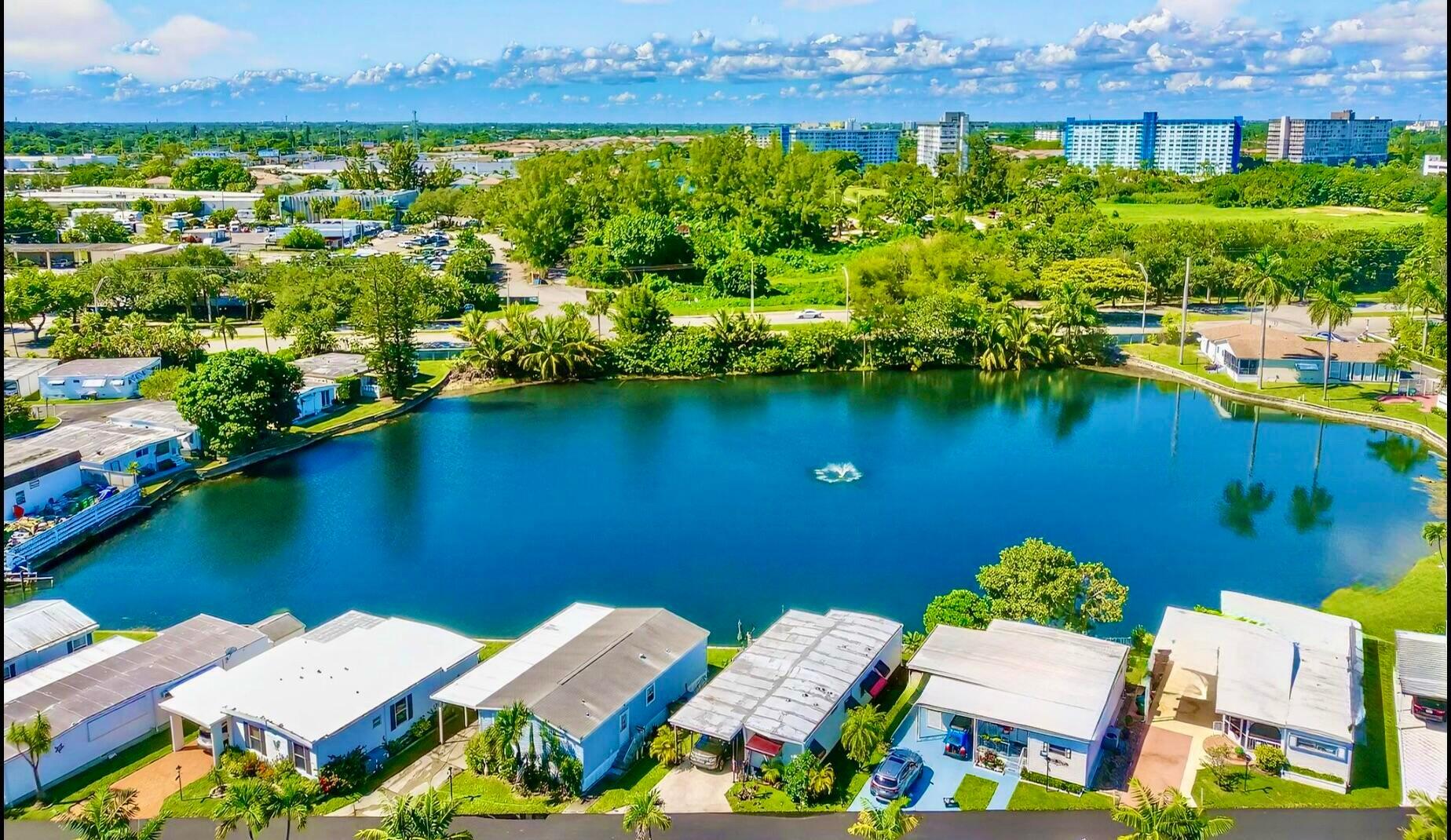1401 South 33rd Road Hollywood, FL 33021 - Photo 42 of 44 20260119181734430567000000-o