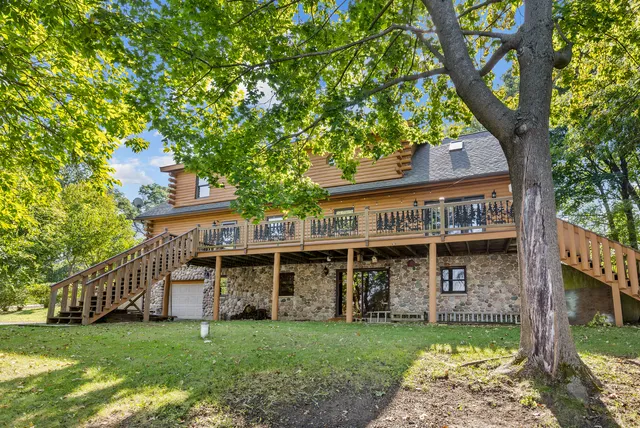 $699,000 | 707 Quinn Road, McHenry, IL 60051