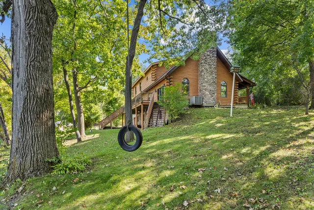 $699,000 | 707 Quinn Road, McHenry, IL 60051