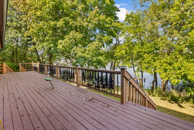 $699,000 | 707 Quinn Road, McHenry, IL 60051