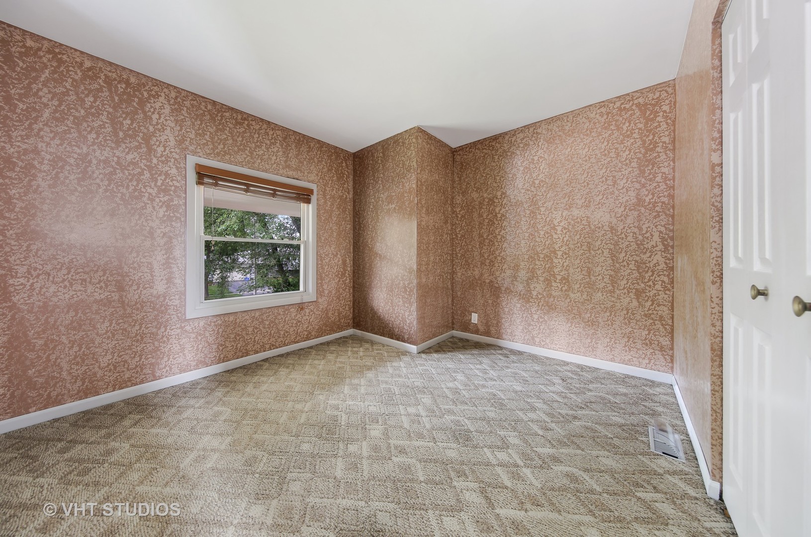 481 Rockhurst Road Bolingbrook, IL 60440 - Photo 13 of 22
