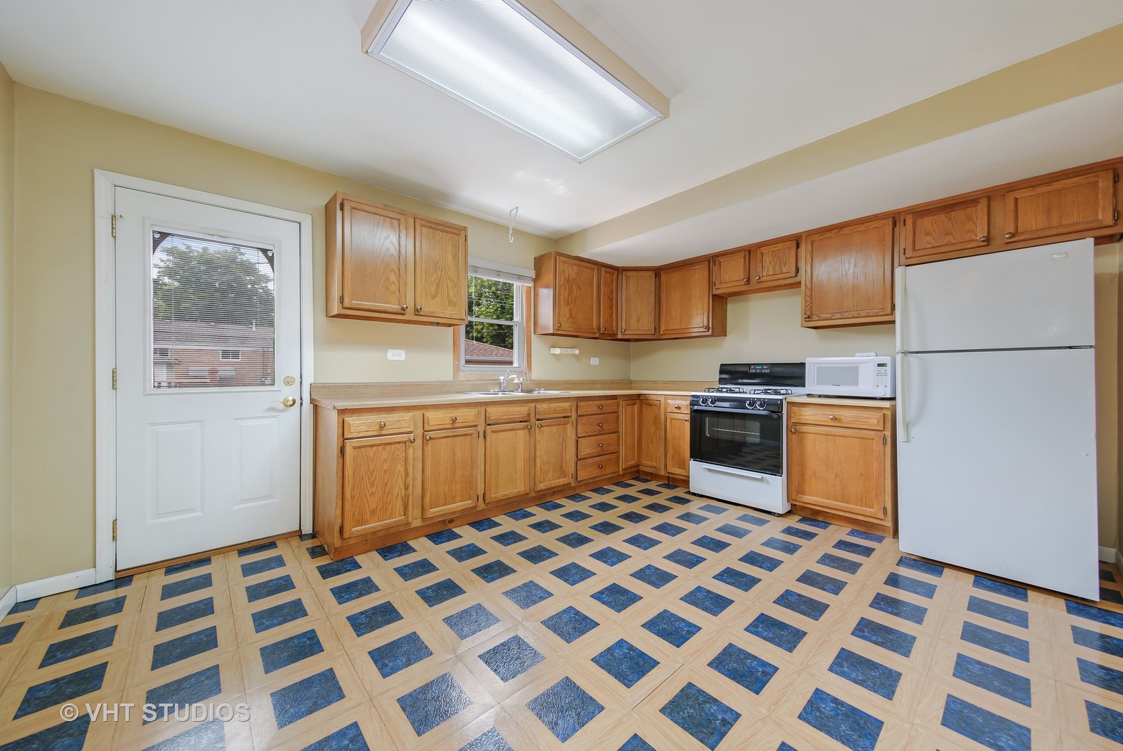 481 Rockhurst Road Bolingbrook, IL 60440 - Photo 4 of 22