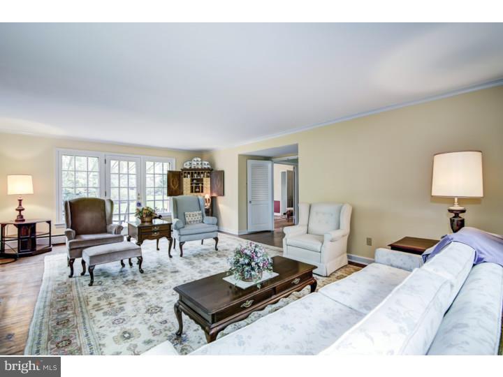 437 Upper Gulph Road Wayne, PA 19087 - Photo 2 of 23 Living Room
