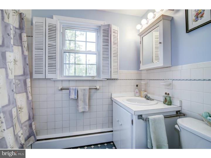 437 Upper Gulph Road Wayne, PA 19087 - Photo 17 of 23 Bathroom
