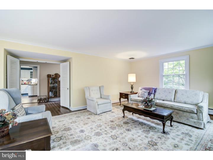 437 Upper Gulph Road Wayne, PA 19087 - Photo 3 of 23 Living Room