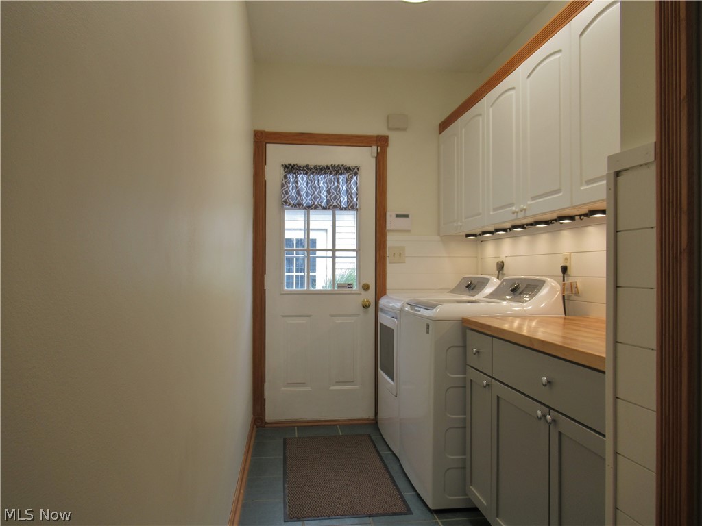 6536 Lake Road Medina, OH 44256 - Photo 12 of 35 1st floor laundry