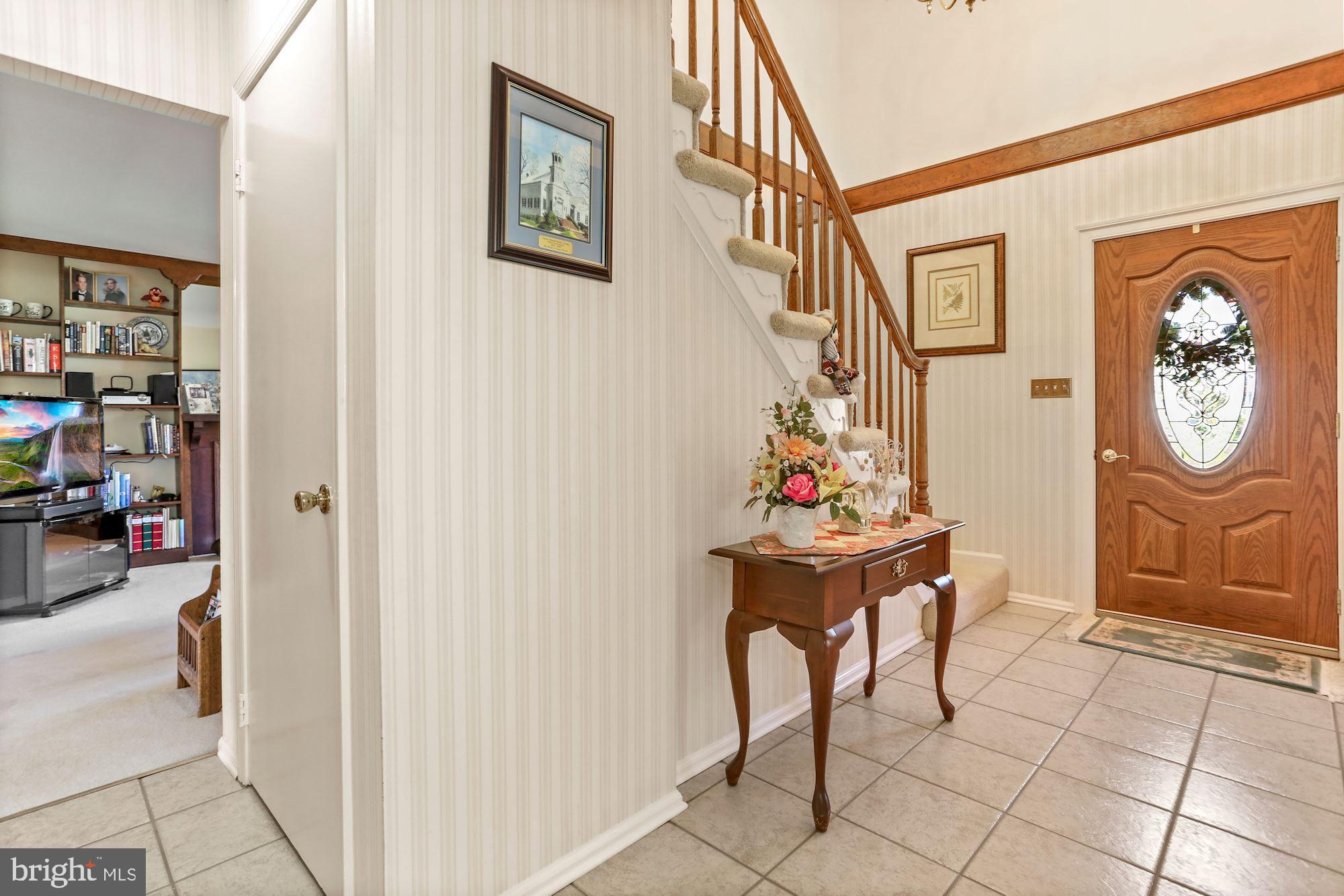 1918 Batten Hollow Road Vienna, VA 22182 - Photo 4 of 42 Gallery Image 4