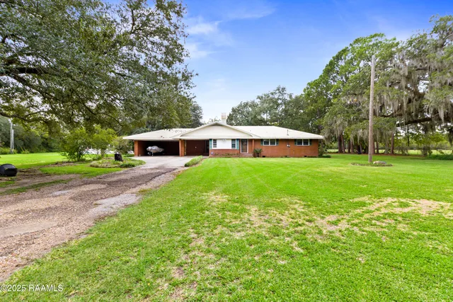 $239,900 | 1060 Dupuis Road, Breaux Bridge, LA 70517