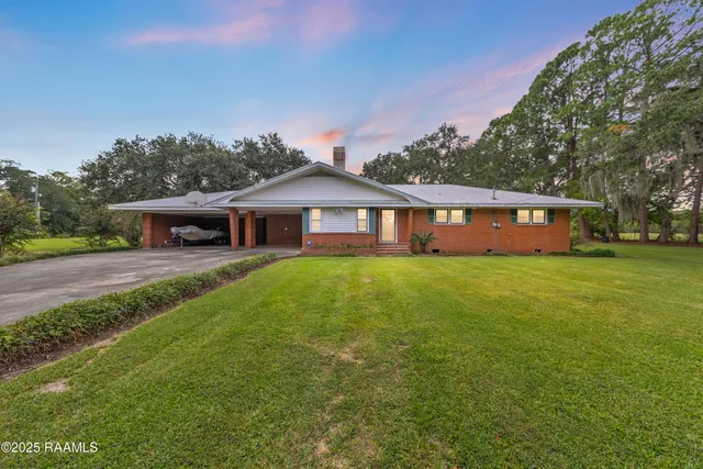 $239,900 | 1060 Dupuis Road, Breaux Bridge, LA 70517